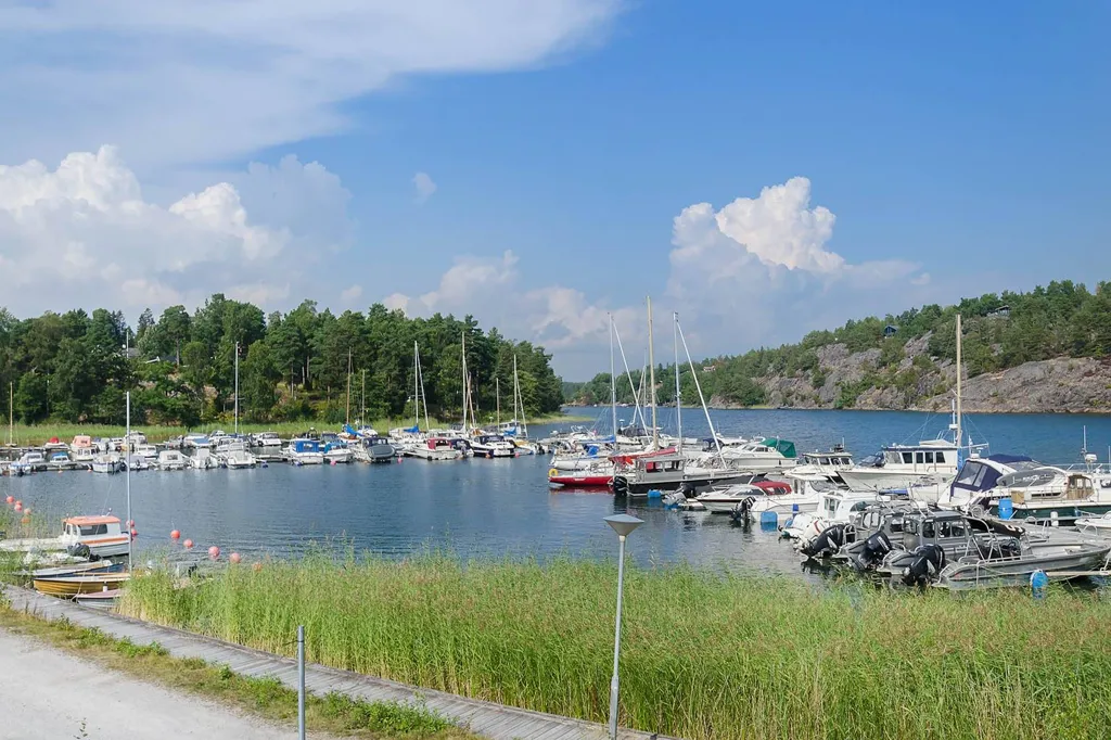 Jardin - Two Renovated Cottages with Sea View in Långvik