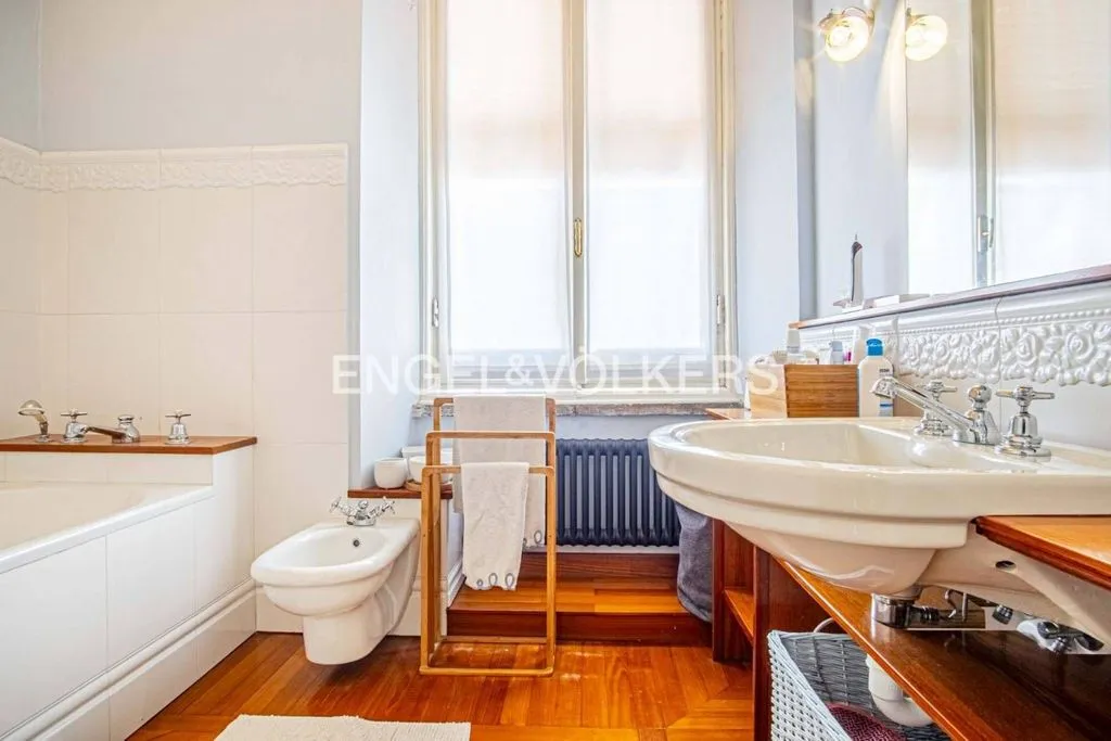 Vannitoad - Luxury Apartment with Frescoed Ceilings in Chiavari