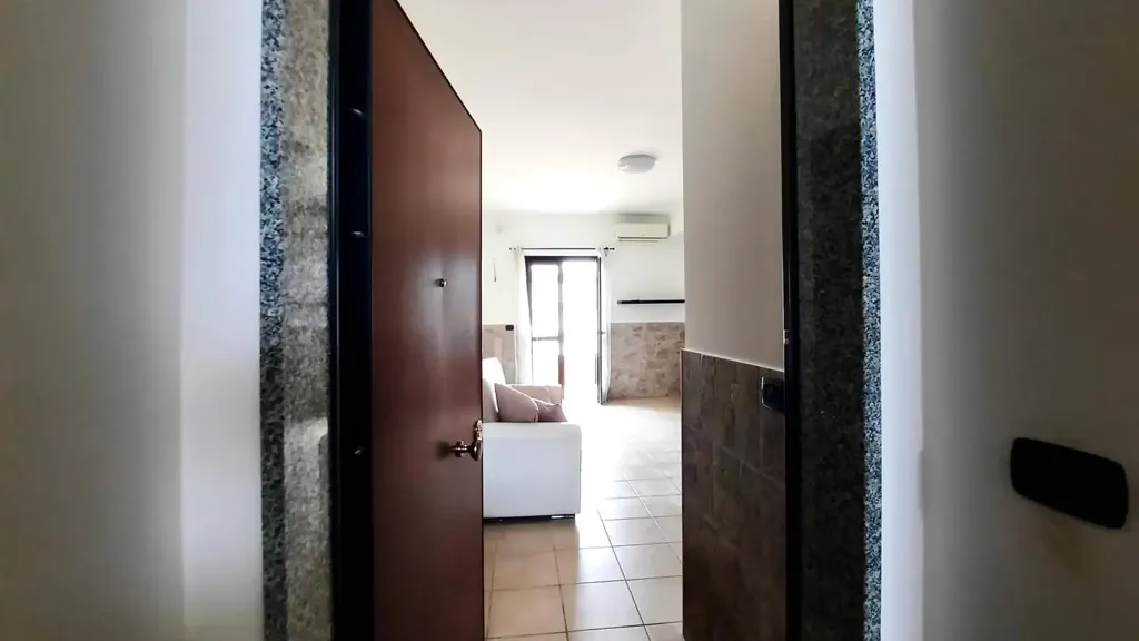 Entrée - Armed Trilocale with Balcony in Santa Maria a Vico