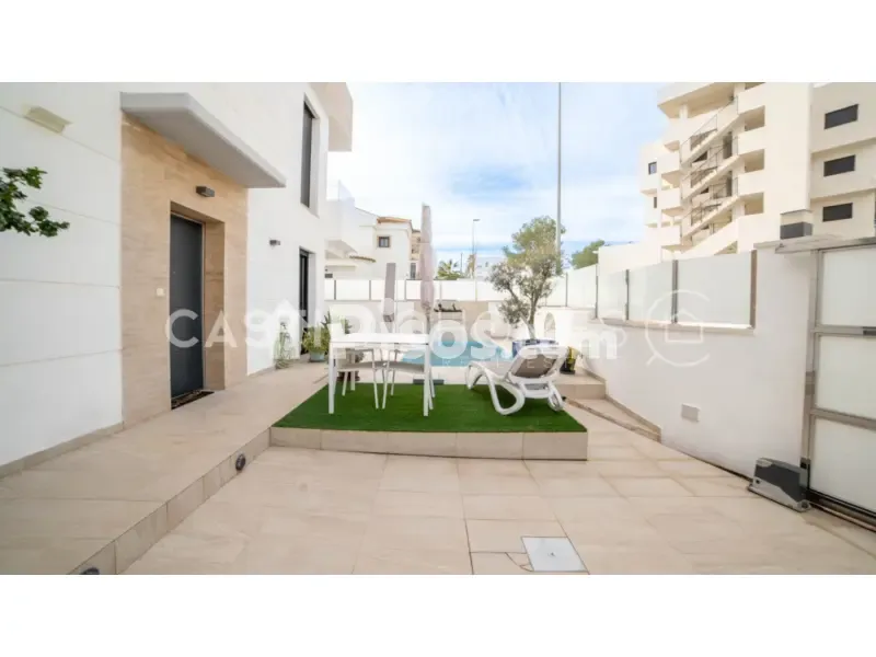Terrace - 3-room house in ES