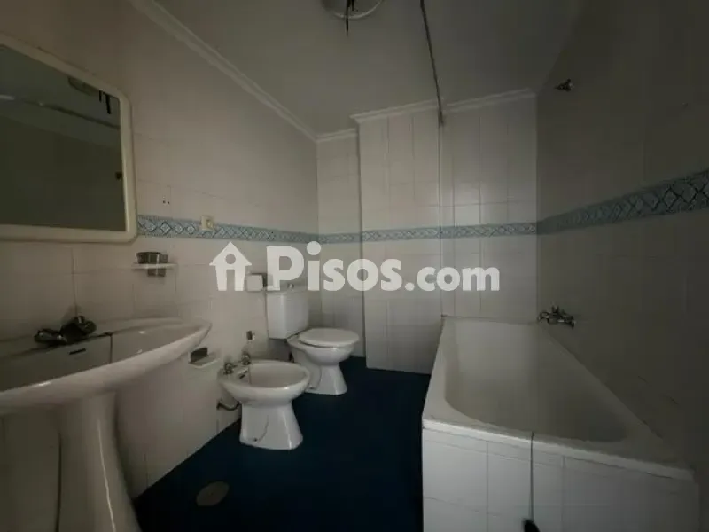 Vannitoad - Flat with Office Conversion in Valdepasillas