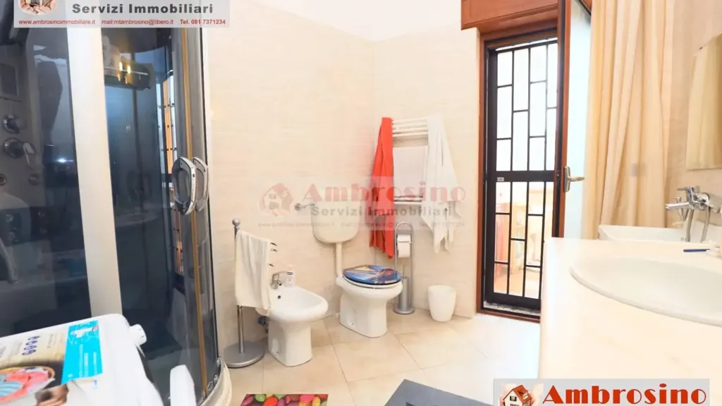 Vannitoad - Trilocale with Large Terrace in Naples