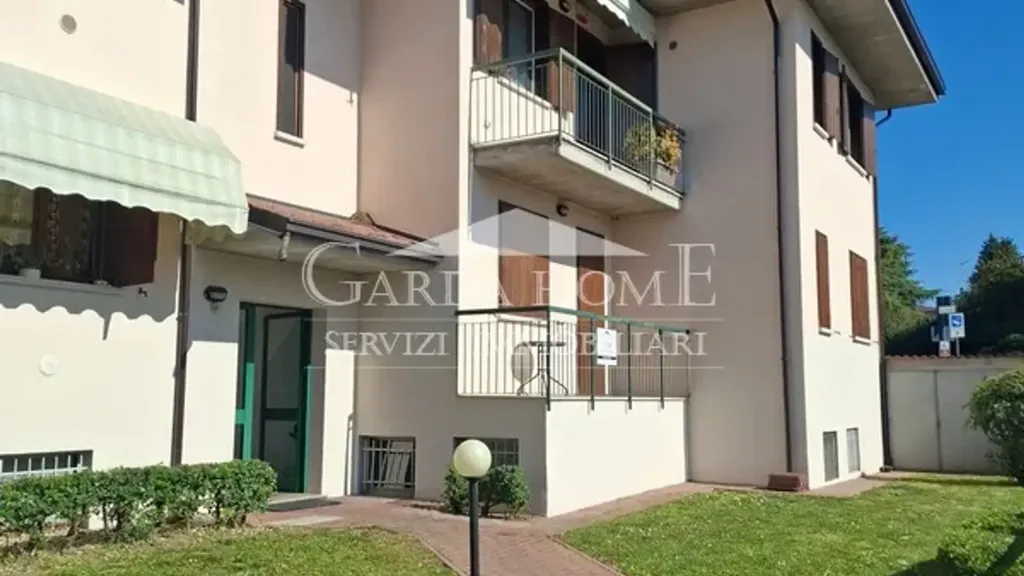 Välivaade - Bright Trilocale with Balcony in Lonato