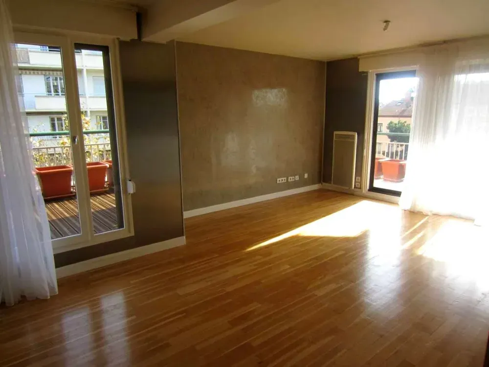 Soggiorno - Apartment with Terrace and Balcony in Croix Rousse