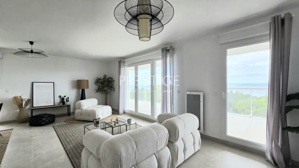 Séjour - Appartement avec Vue Étang au Mont Saint-Clair à Sète