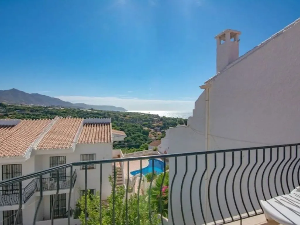 Balcon - Semi-Detached Villa with Sea Views in Nerja