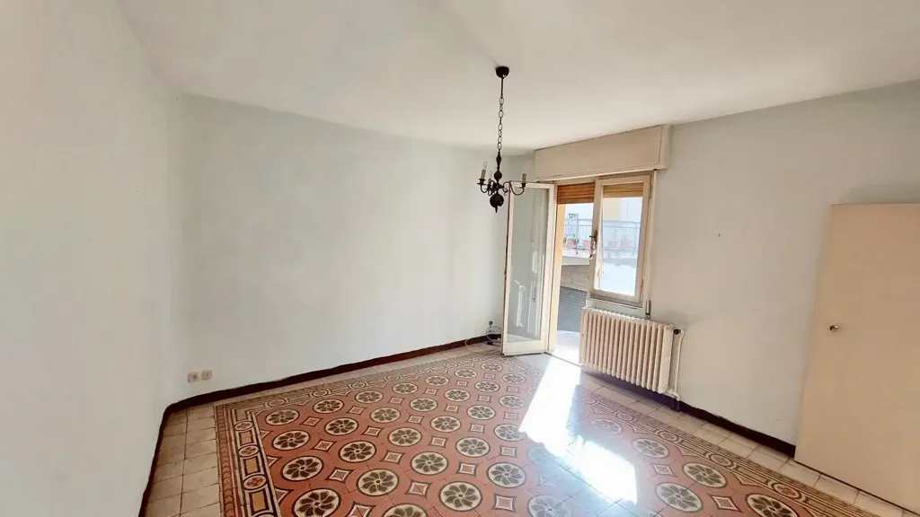 Rooms - 7-Room Apartment with Balcony in Fabriano