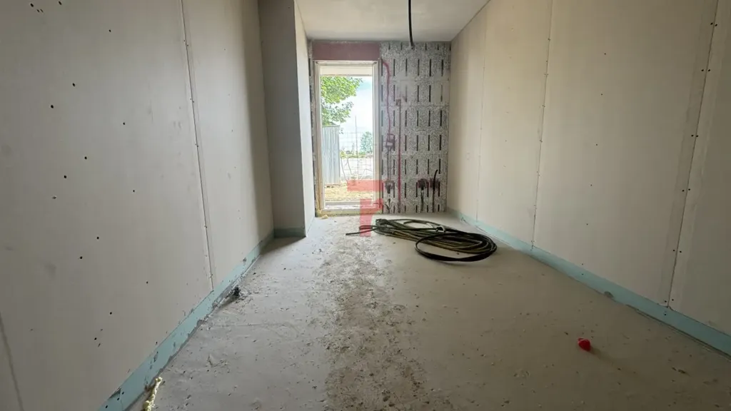 Rooms - New Construction Apartment with Private Garden in Stra