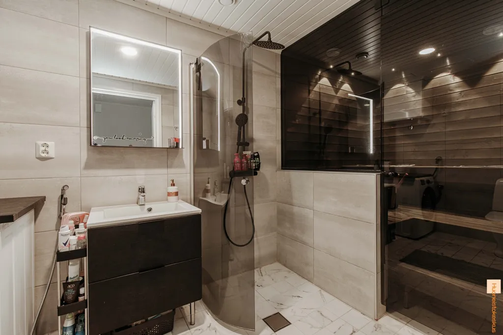 Vannitoad - Modern 1st Floor Apartment with Sauna in Kärki