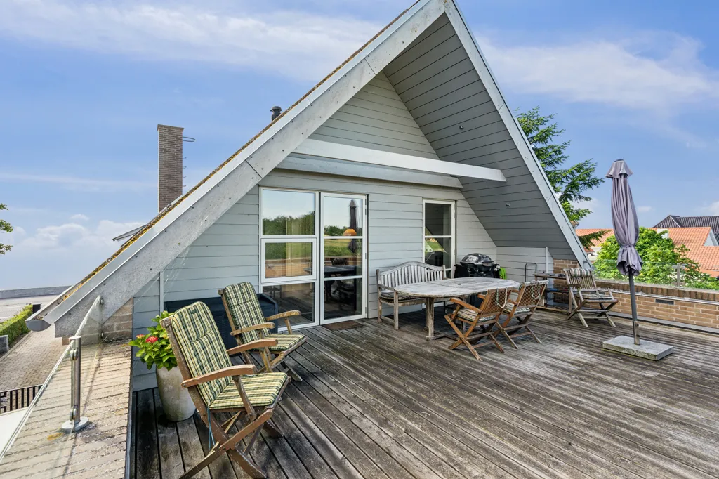 Terrass - Modern Villa with Water View in Faxe