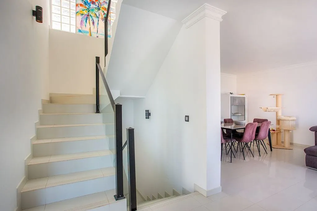 Pièces - Detached Villa with Pool and Ocean Views, Costa Adeje