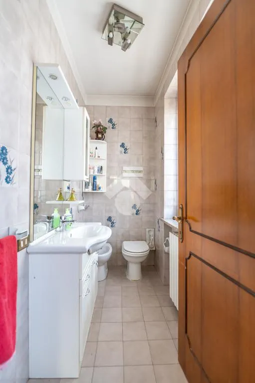Bagni - Semi-detached House with Garden in Dossobuono