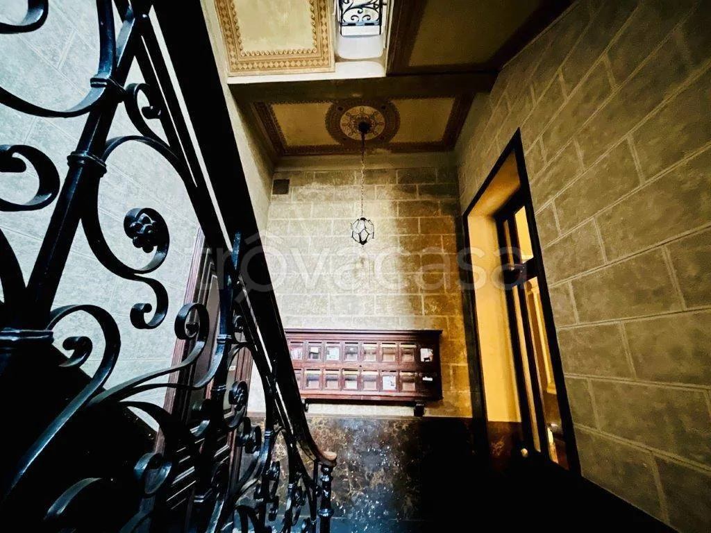 Rooms - Period Apartment with Balconies in Turin
