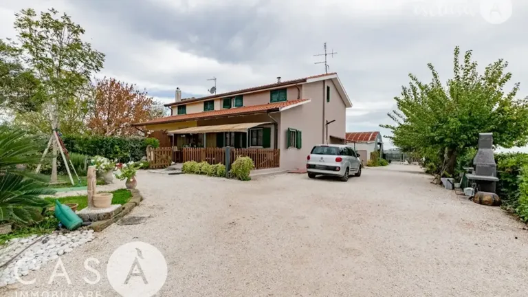 Detached House with Private Garden in Cannucceto, Cesenatico