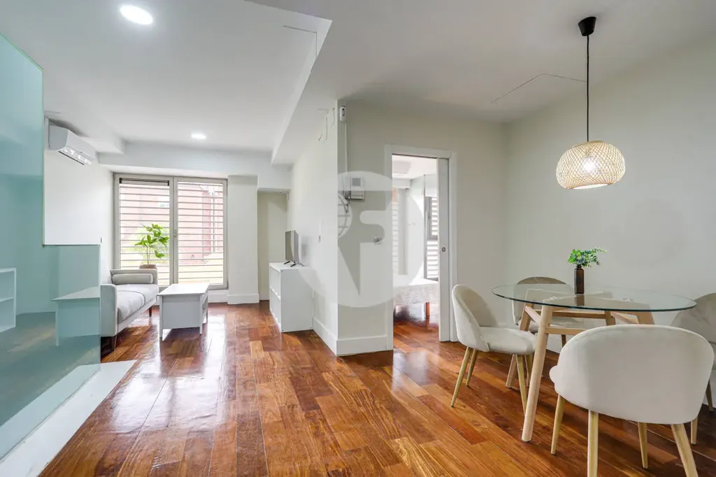 Elutuba - Renovated Duplex with Two Entrances in Guindalera