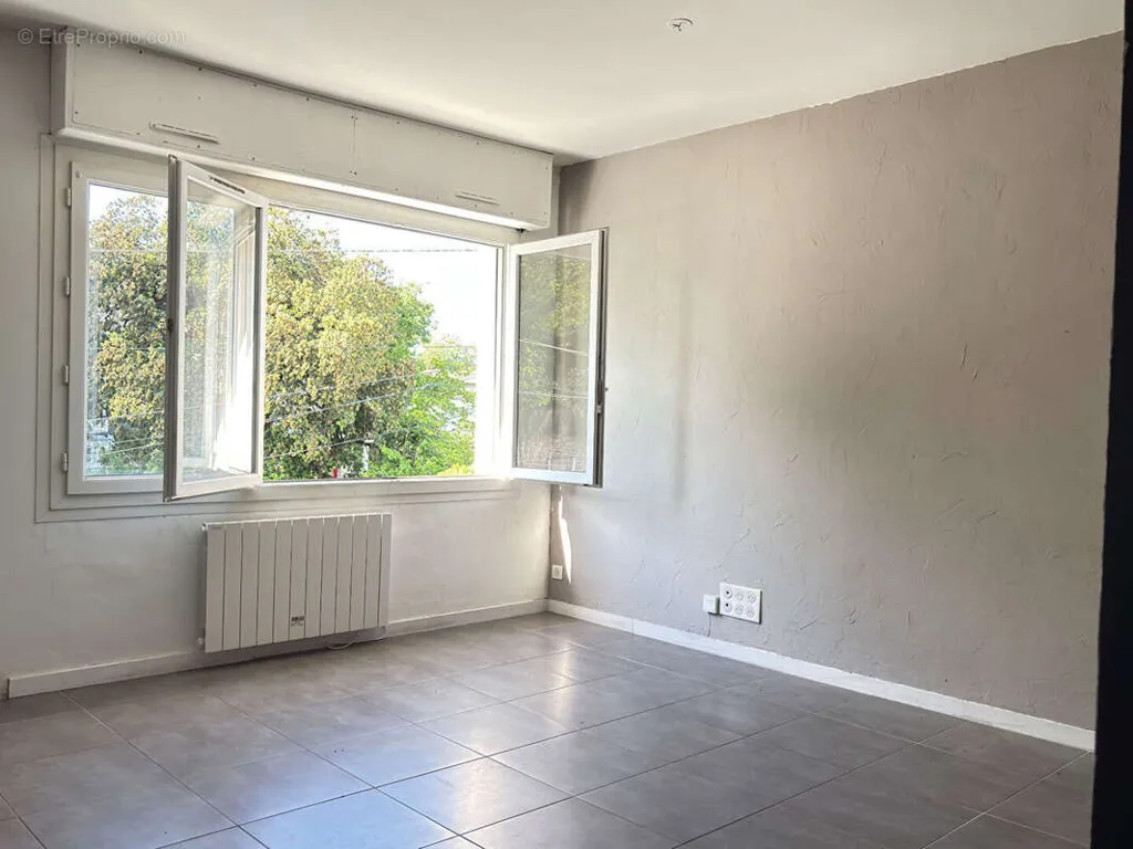 Pièces - Appartement Rénové avec Vue sur Parc à Royan