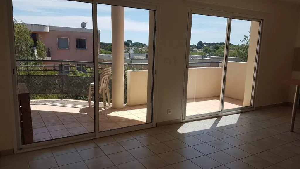 Rõdu - 2-Bedroom Apartment with South Terrace in Agde