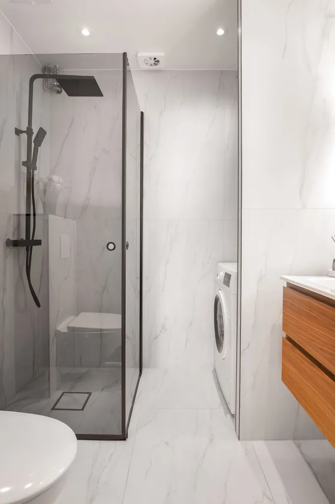 Bathrooms - Corner Apartment with Park View in Norrköping