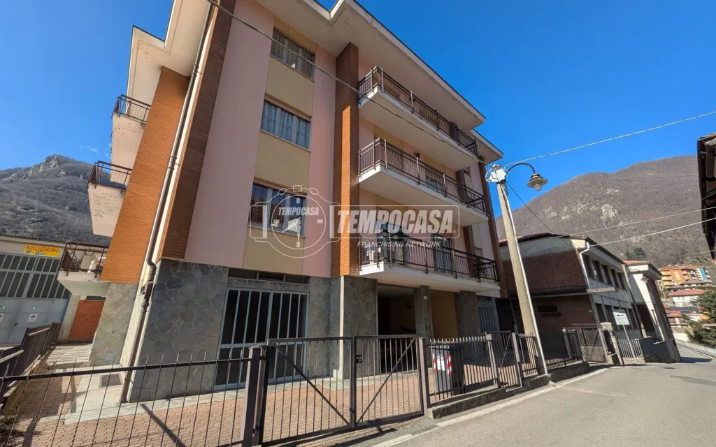 Välivaade - Spacious Apartment with Balconies in Pont-Canavese
