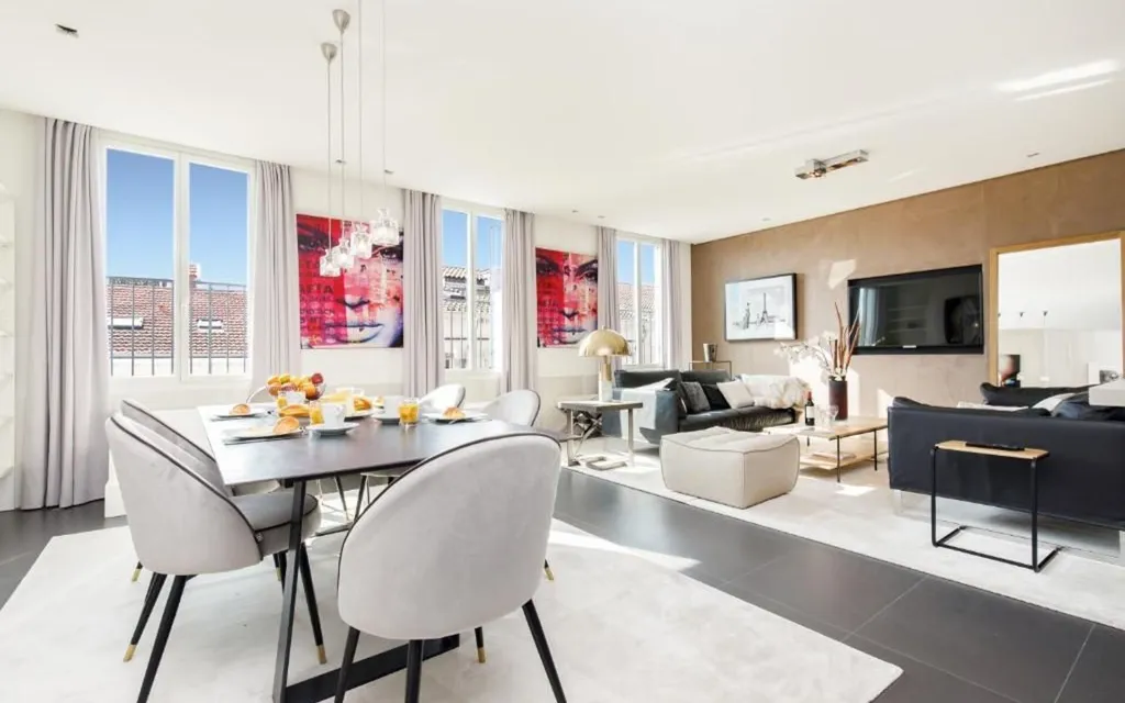 Salle à manger - Appartement rénové avec balcon à Cannes