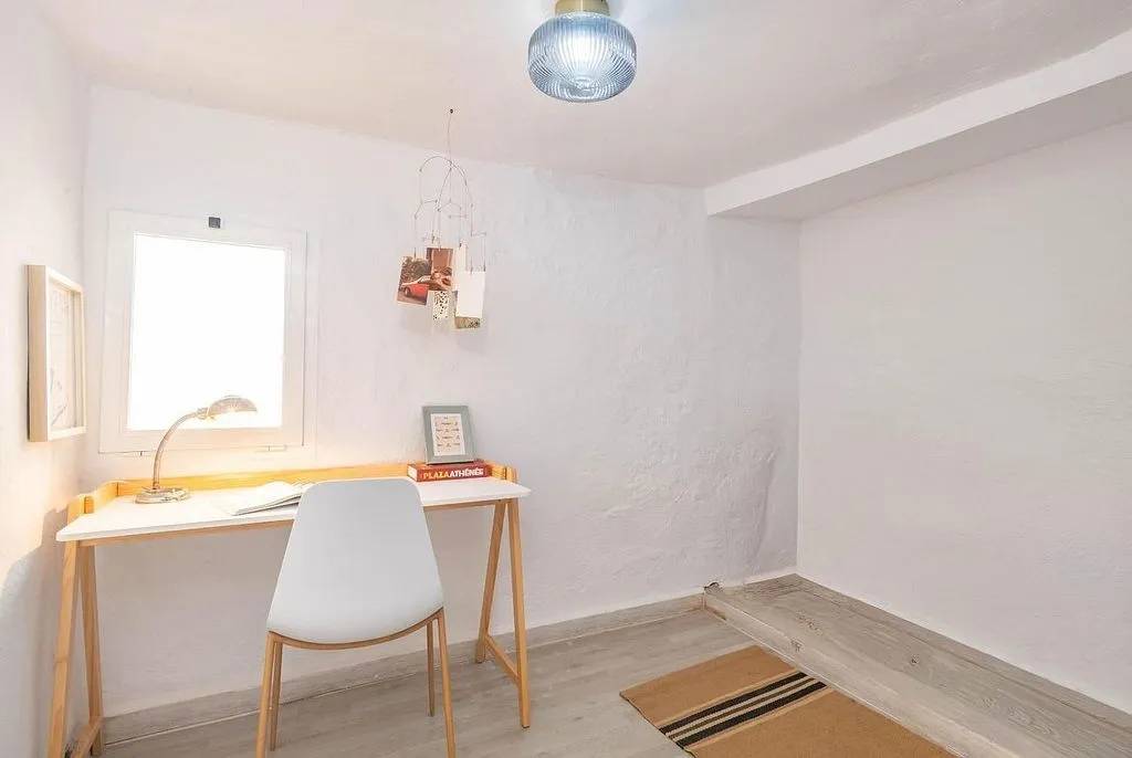 Bureau - Reformed House with Sea View in Moclinejo