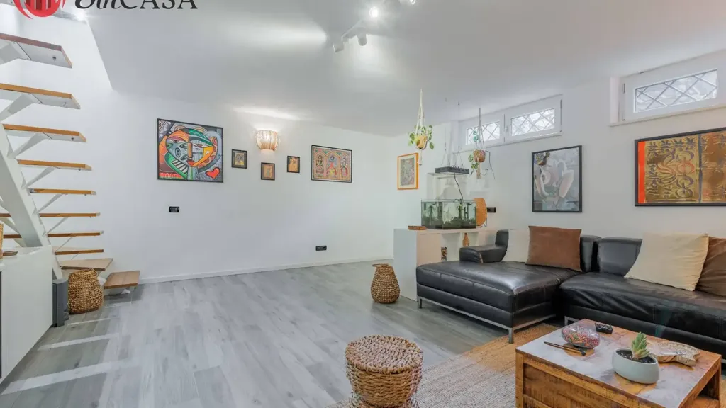 Elutuba - Rear-Accessioned Villa with Pool in Cerveteri