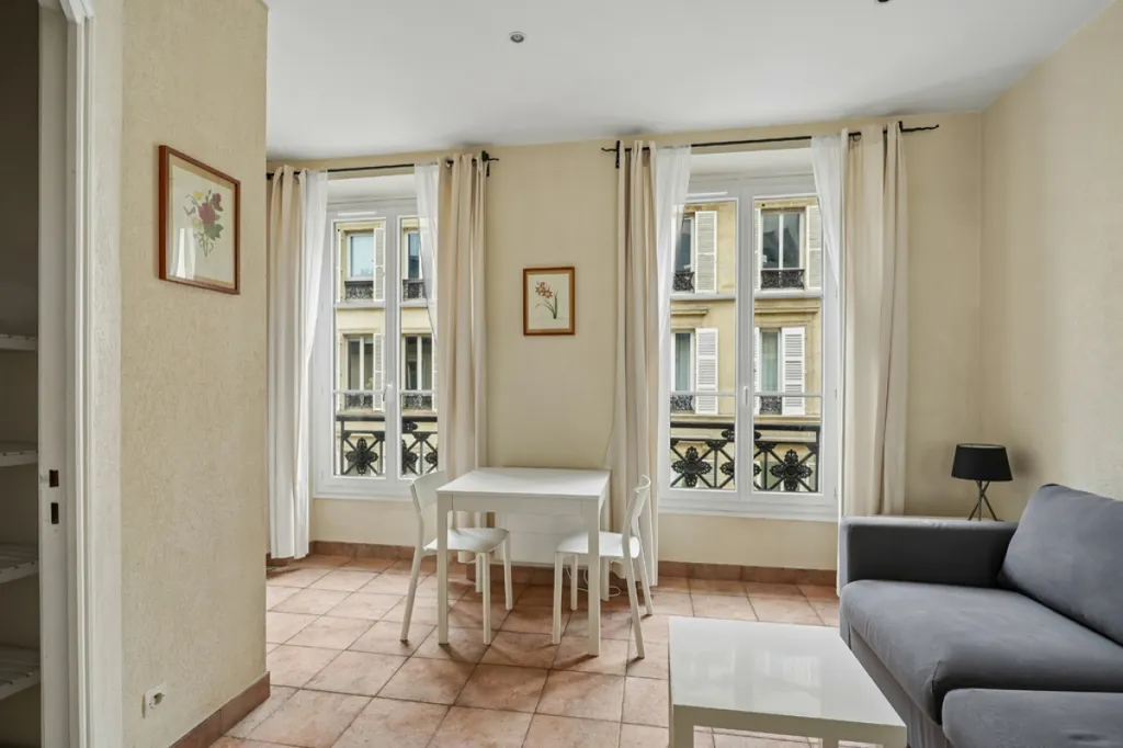 Séjour - Studio Lumineux avec Gardienne dans le 9ème Arrondissement