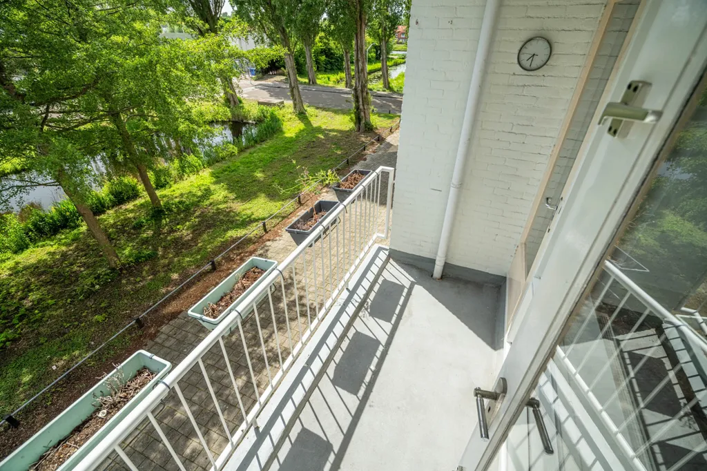 Balcon - Apartment with Two Balconies in Leiden