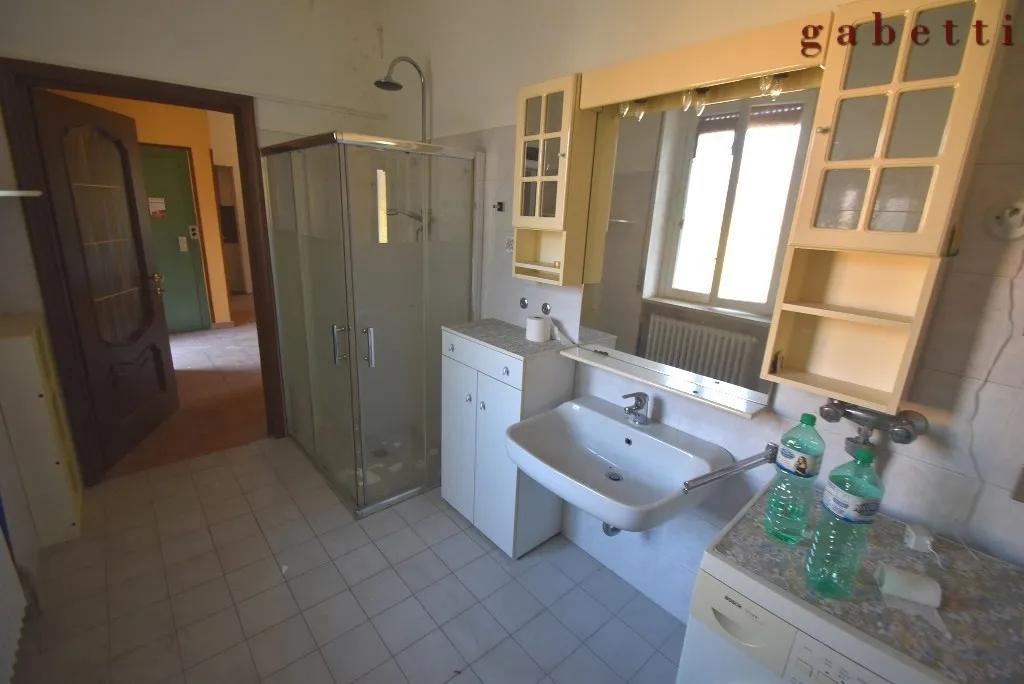 Salles de bain - Two-Level Apartment in Vittuone Centre