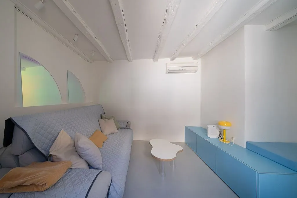 Living Room - Furnished Flat with Historic Charm in Madrid