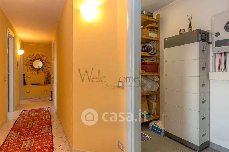 Esik - Contemporary Villa with Lake View in Alserio