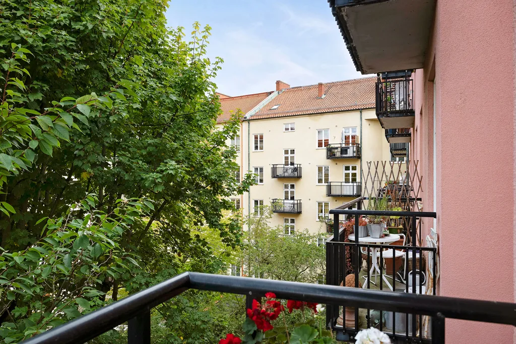 Balcony - 1920s Character Flat with Courtyard Balcony in Ribersborg