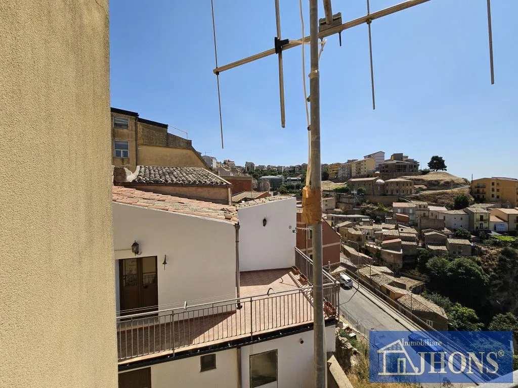 Balcon - Restored House with Terrace in Enna