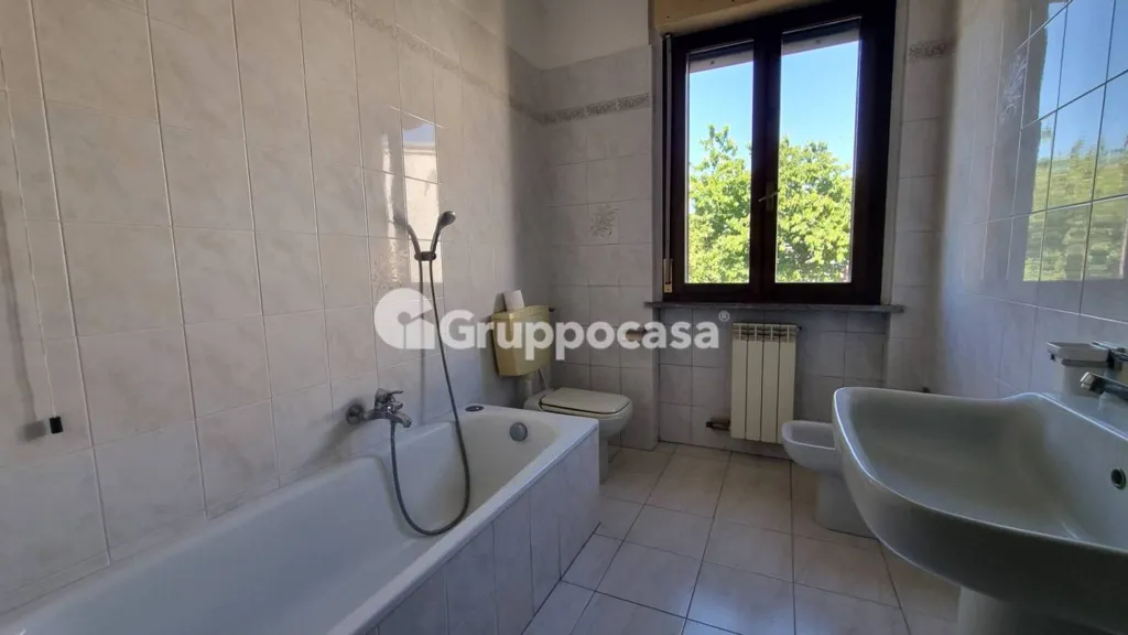 Salles de bain - Bright Apartment with Balcony in Trecate