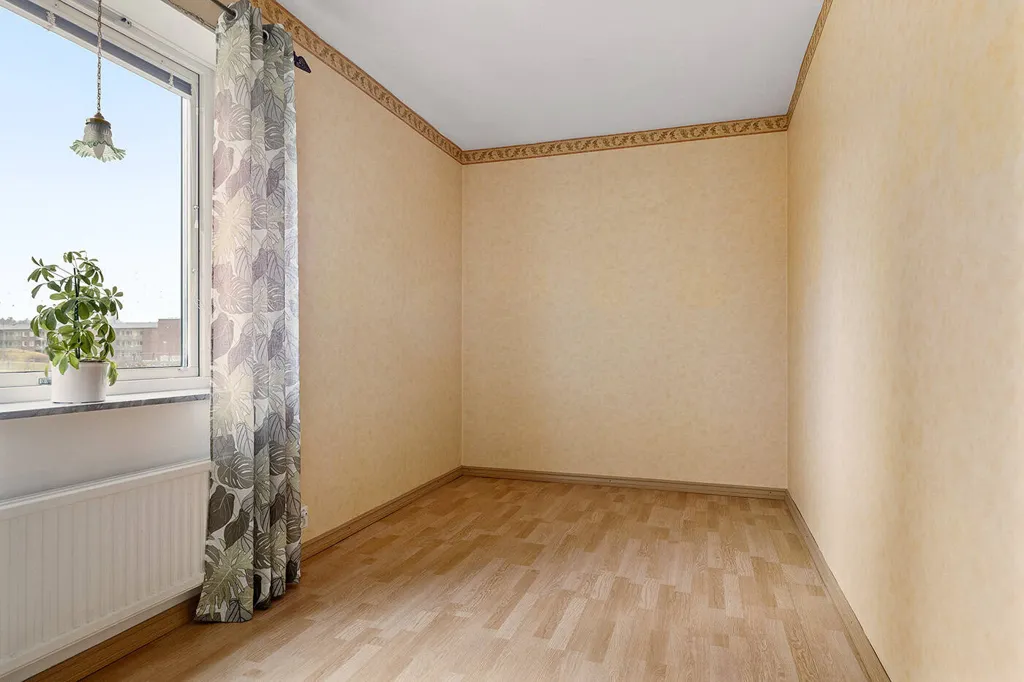 Pièces - Renovated Apartment with Balcony in Trollhättan