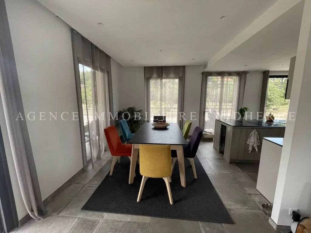 Söögituba - Luxury Villa with Pool in Saint-Tropez