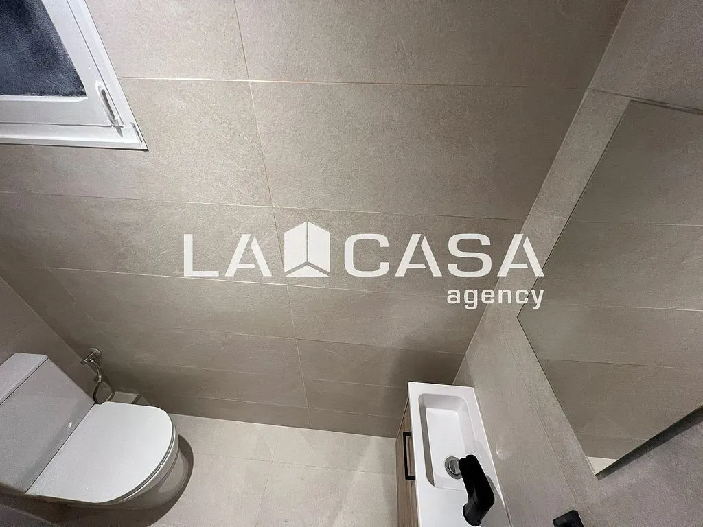 Loft in Reform with AC in Carrer de Velia