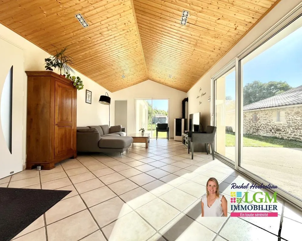 Séjour - Maison de Charme avec Piscine à Aubigny-Les Clouzeaux