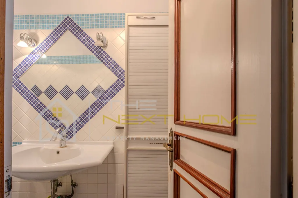 Bathrooms - Panoramic Villa with Garden in Bagno a Ripoli