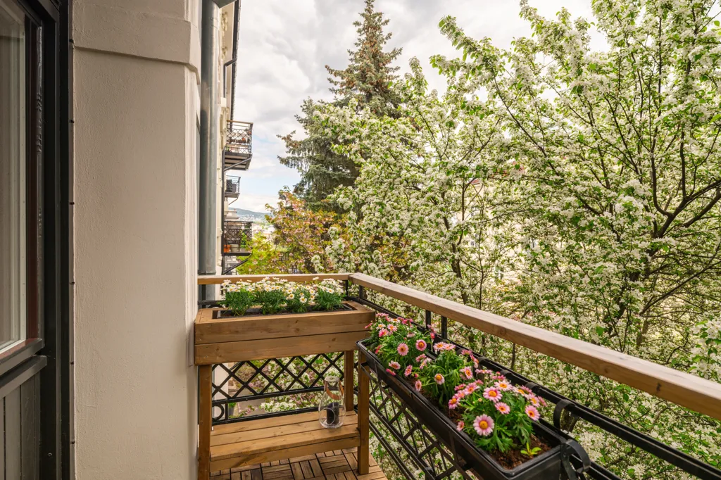 Balcon - Classical 3-Bed Flat with Balcony in St. Hanshaugen