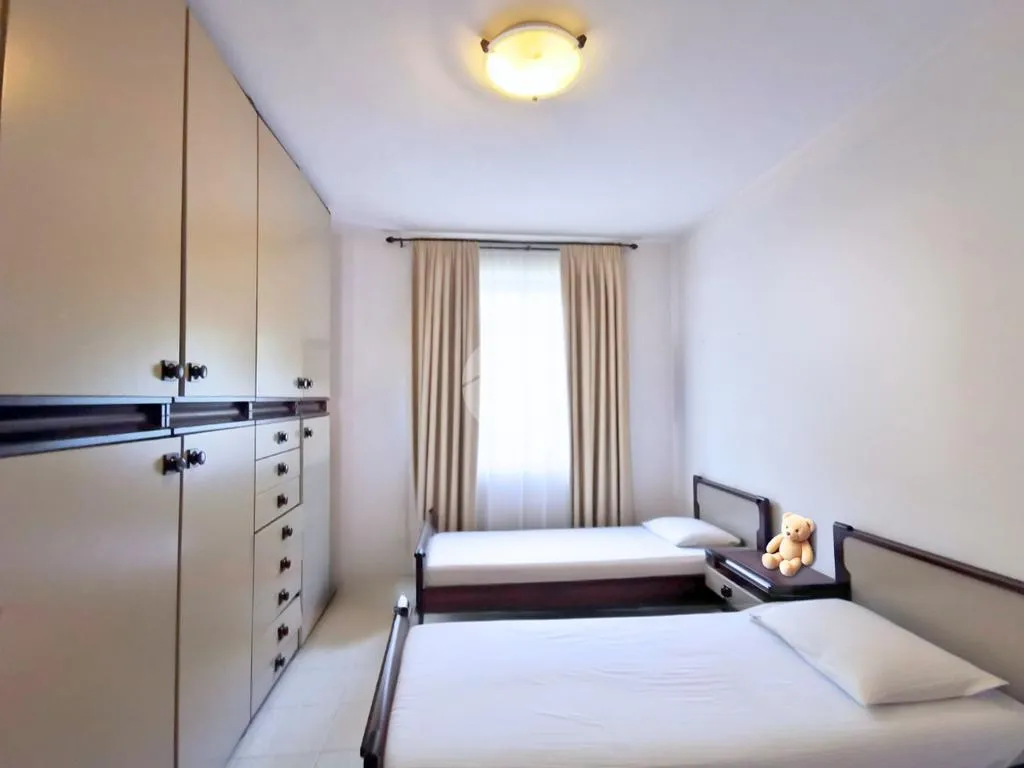 Chambres - Four-Room Apartment with Balcony in Lucera