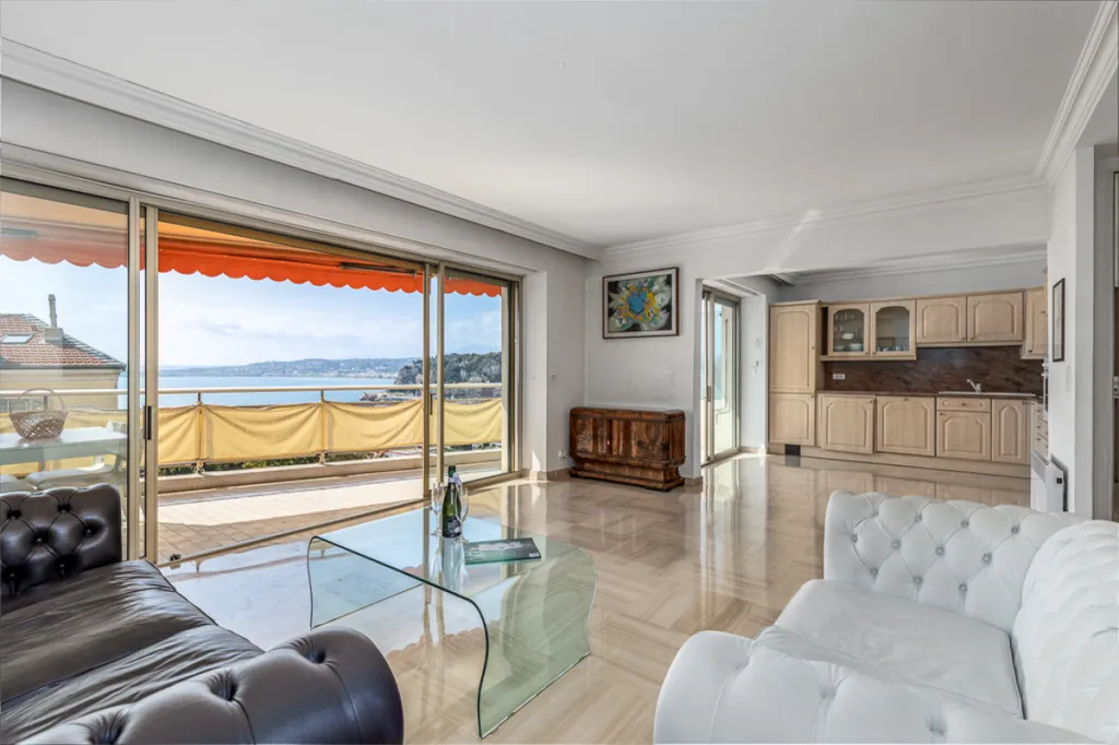 Elutuba - 3-Bedroom Apartment with Sea View in Nice