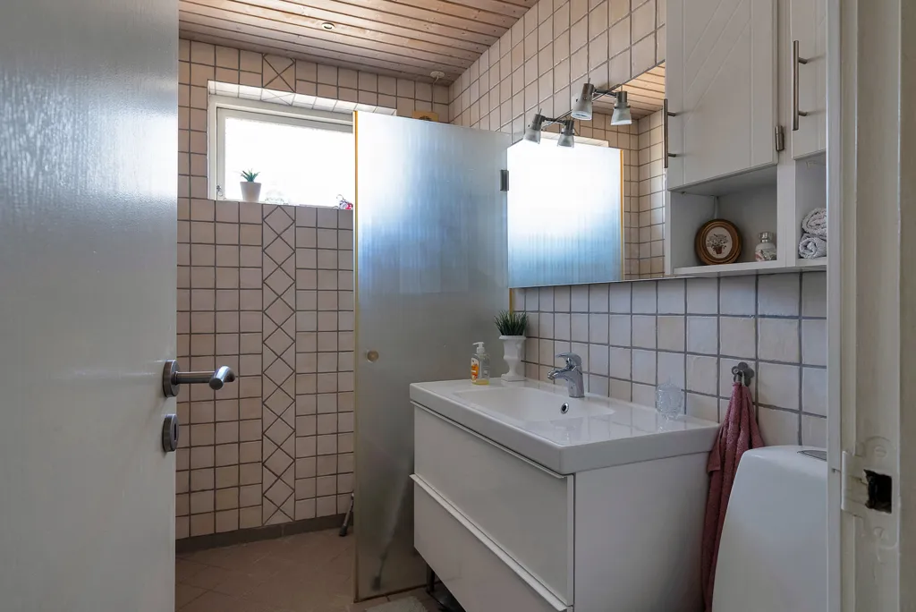 Vannitoad - Villa with Garden and High Lofted Cellar in Faaborg