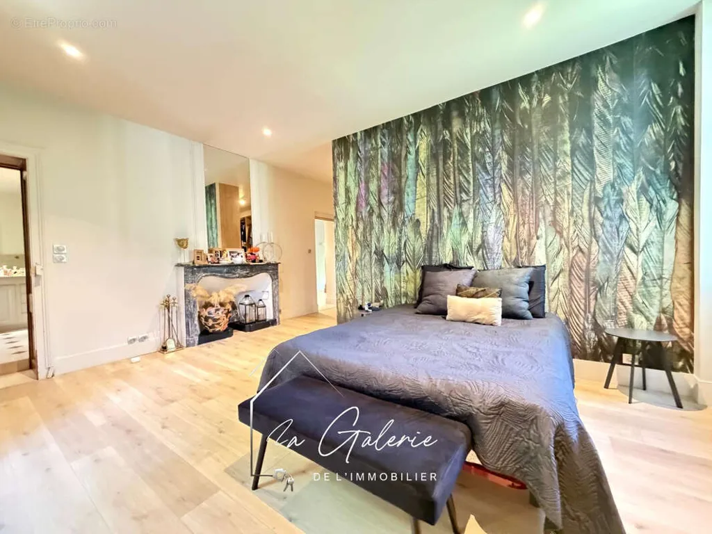 Bedrooms - Charming House with Pool in Tencin