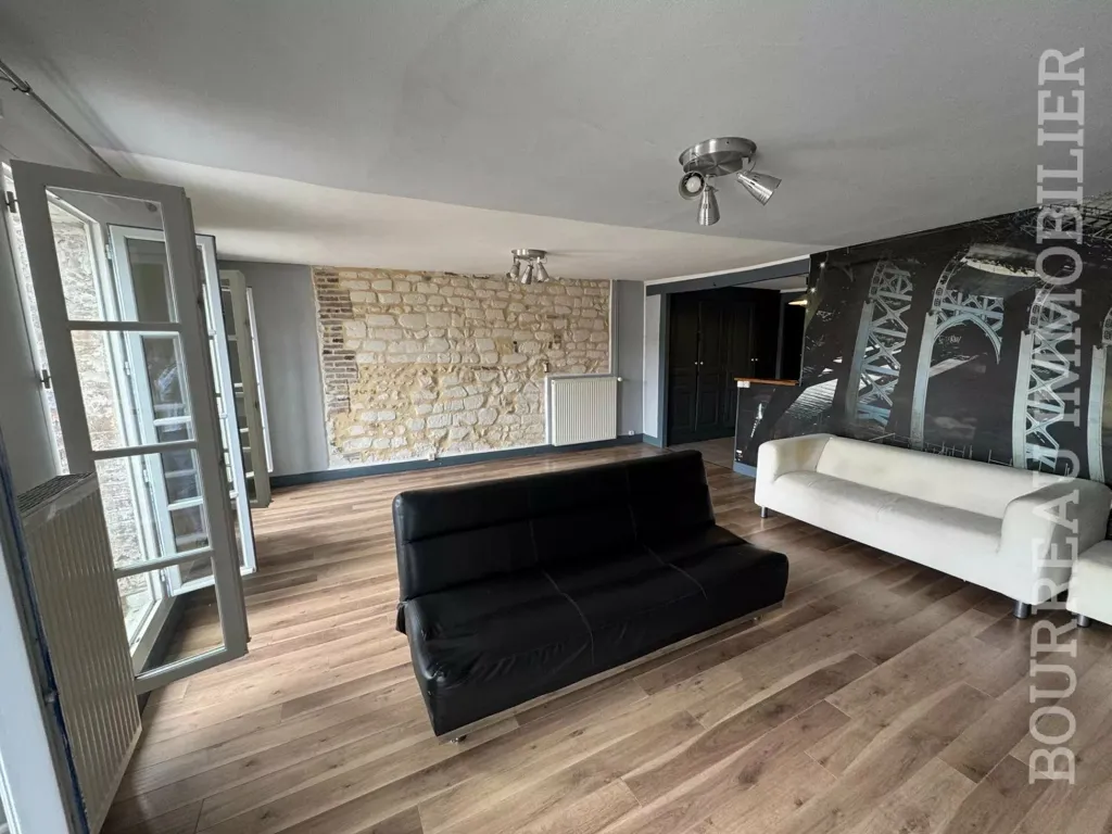 Séjour - Appartement de rez-de-chaussée avec balcon à Joigny