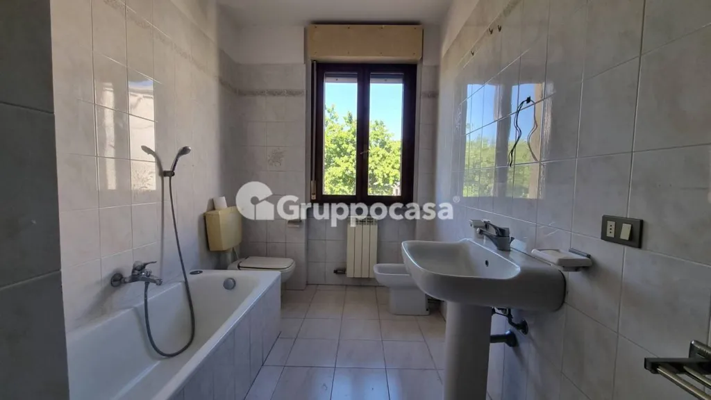 Salles de bain - Bright Apartment with Balcony in Trecate