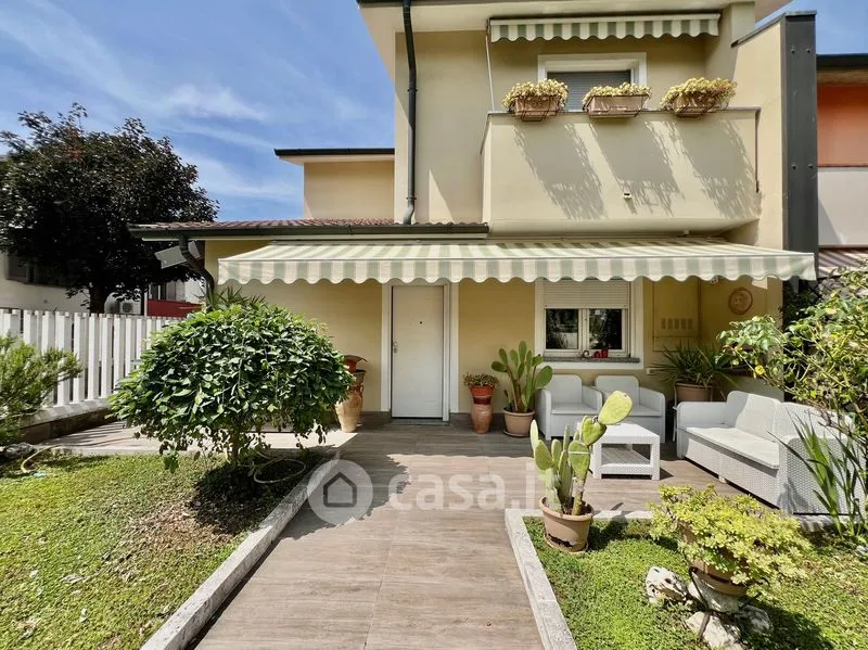Jardin - Bifamiliar Villa with Private Garden in Vailate