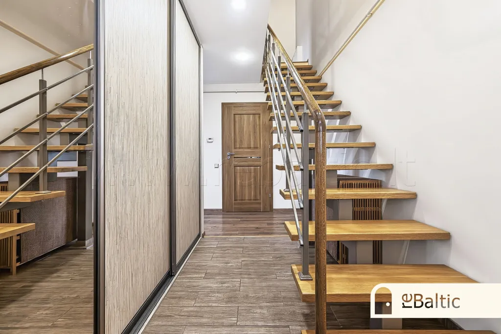 Pièces - Two-Storey Apartment with Fireplace in Burbiškės