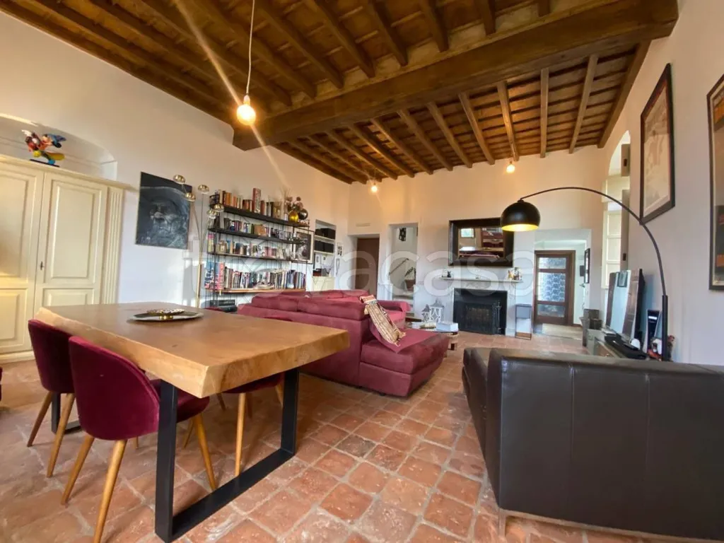 Dining Room - Rustic Villa-Style Apartment with Garden in Moncalieri