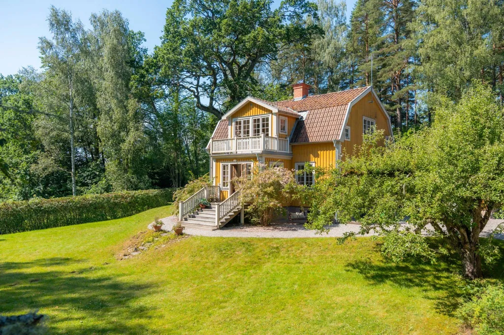 Jardin - Historic House with River View in Södermanland